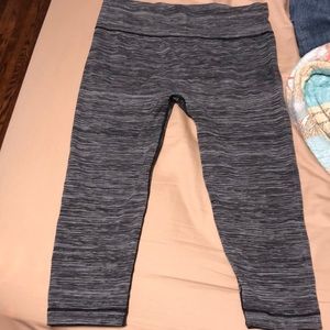 Grey Capri yoga pants stretch
